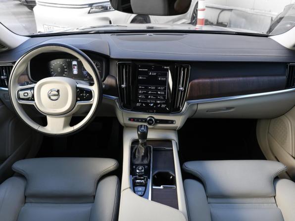 Volvo S90 II Рестайлинг с пробегом 2021 года, цена 3 598 000 рублей, 91708 км, седан, Автокод Объявления
