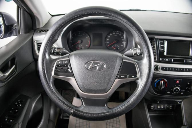 Hyundai Solaris II с пробегом 2018 года, цена 1 099 000 рублей, 364026 км, седан, Автокод Объявления