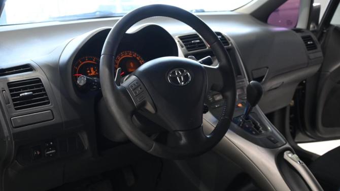 Toyota Auris I с пробегом 2007 года, цена 595 000 рублей, 270000 км, хэтчбек, Автокод Объявления