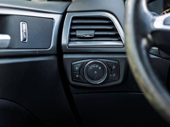 Ford Mondeo V с пробегом 2017 года, цена 1 400 000 рублей, 176913 км, седан, Автокод Объявления
