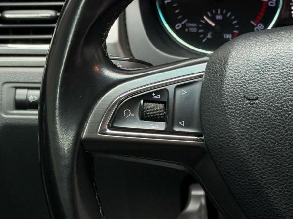 Skoda Rapid I с пробегом 2015 года, цена 1 199 000 рублей, 174696 км, лифтбек, Автокод Объявления