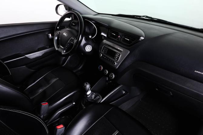 Kia Rio III Рестайлинг с пробегом 2016 года, цена 999 000 рублей, 119590 км, хэтчбек, Автокод Объявления