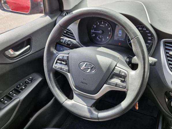 Hyundai Solaris II с пробегом 2018 года, цена 1 409 000 рублей, 132633 км, седан, Автокод Объявления