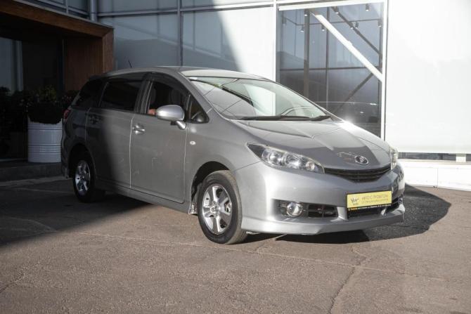 Toyota Wish II с пробегом 2010 года, цена 1 045 000 рублей, 228000 км, минивэн, Автокод Объявления