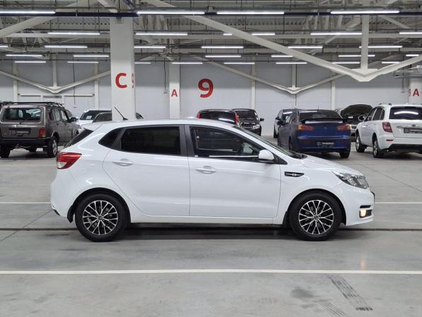 Kia Rio III Рестайлинг с пробегом 2016 года, цена 1 099 000 рублей, 110580 км, хэтчбек, Автокод Объявления
