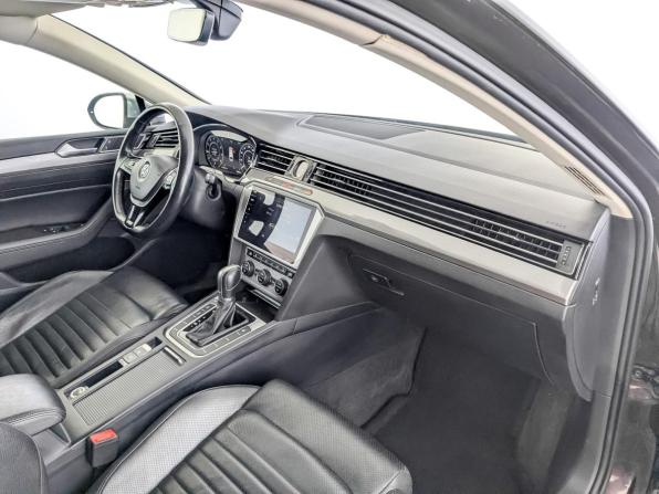 Volkswagen Passat B8 с пробегом 2018 года, цена 2 170 000 рублей, 188851 км, универсал, Автокод Объявления