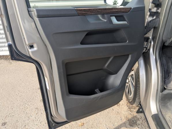 Volkswagen Multivan T6 Рестайлинг с пробегом 2021 года, цена 4 700 000 рублей, 207418 км, минивэн, Автокод Объявления