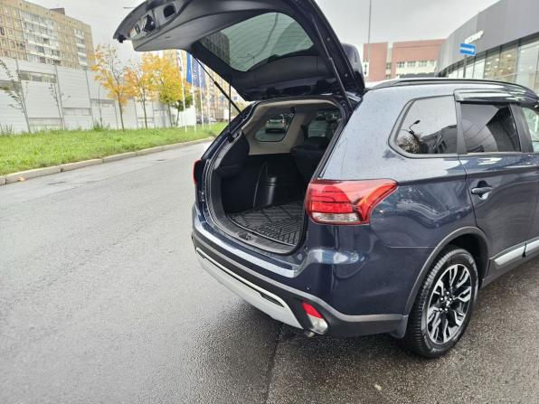 Mitsubishi Outlander III Рестайлинг 3 с пробегом 2021 года, цена 2 553 000 рублей, 113510 км, внедорожник, Автокод Объявления