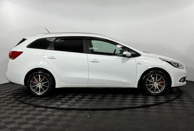 Kia Ceed II с пробегом 2014 года, цена 990 000 рублей, 205442 км, универсал, Автокод Объявления