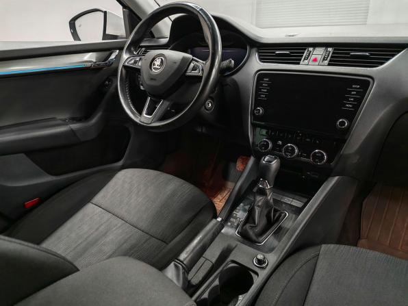 Skoda Octavia III (A7) Рестайлинг с пробегом 2018 года, цена 1 330 000 рублей, 271704 км, лифтбек, Автокод Объявления