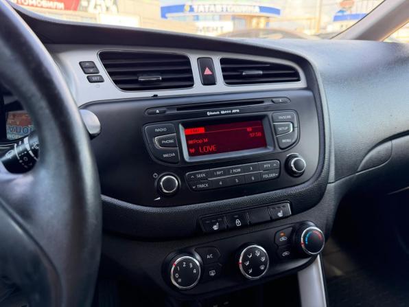 Kia Ceed II с пробегом 2015 года, цена 1 310 000 рублей, 175783 км, хэтчбек, Автокод Объявления
