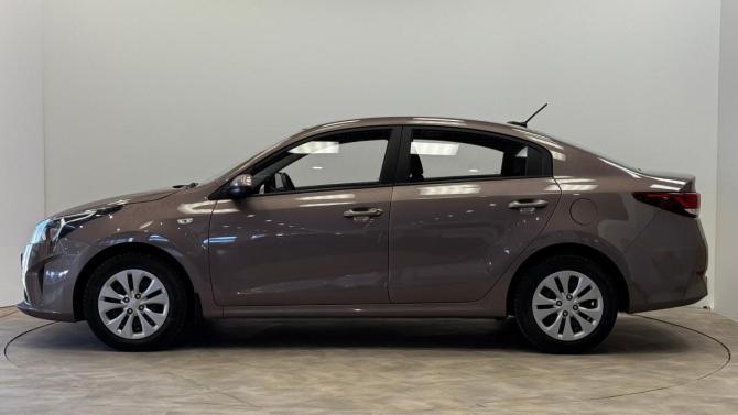 Kia Rio IV Рестайлинг с пробегом 2021 года, цена 1 615 000 рублей, 34151 км, седан, Автокод Объявления