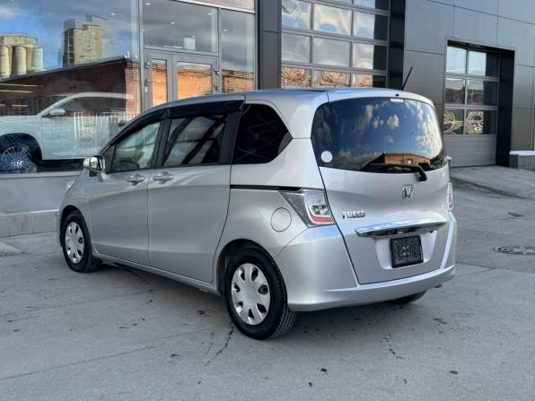 Honda Freed I Рестайлинг с пробегом 2012 года, цена 1 020 000 рублей, 148222 км, компактвэн, Автокод Объявления