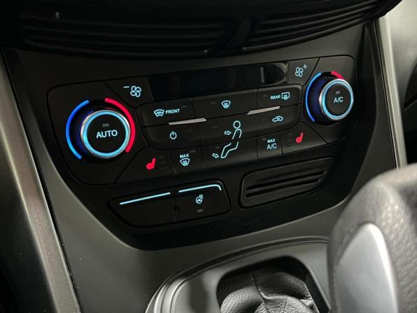 Ford Kuga II Рестайлинг с пробегом 2017 года, цена 1 780 000 рублей, 80400 км, внедорожник, Автокод Объявления