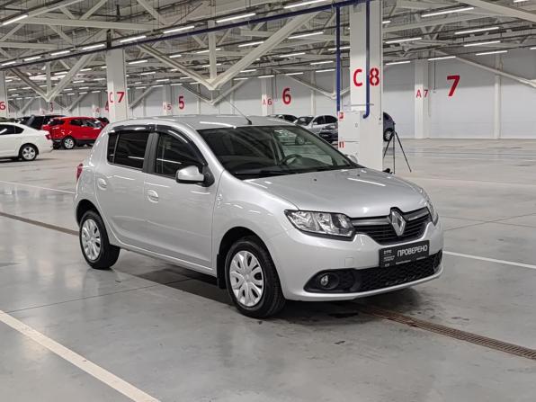 Renault Sandero II с пробегом 2016 года, цена 830 000 рублей, 67593 км, хэтчбек, Автокод Объявления