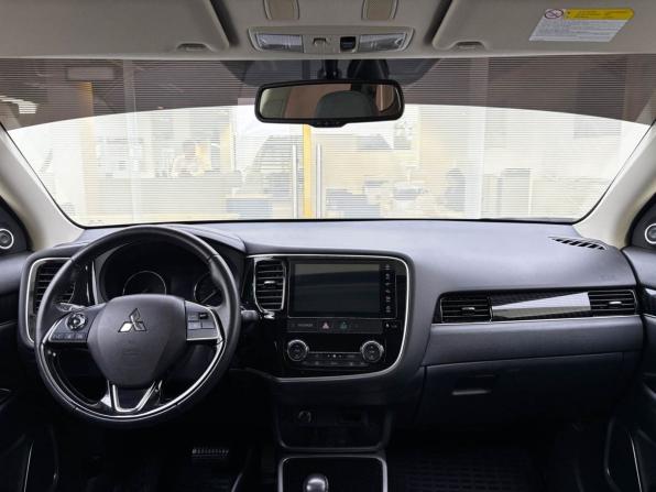 Mitsubishi Outlander III Рестайлинг 3 с пробегом 2022 года, цена 2 800 000 рублей, 41703 км, внедорожник, Автокод Объявления