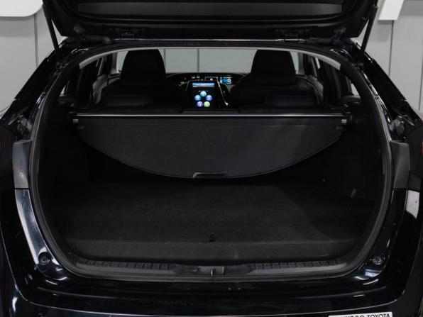 Toyota Prius IV (XW50) с пробегом 2017 года, цена 1 849 000 рублей, 311272 км, лифтбек, Автокод Объявления