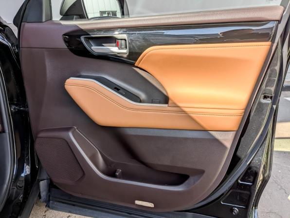 Toyota Highlander IV (XU70) с пробегом 2023 года, цена 4 610 000 рублей, 30096 км, внедорожник, Автокод Объявления