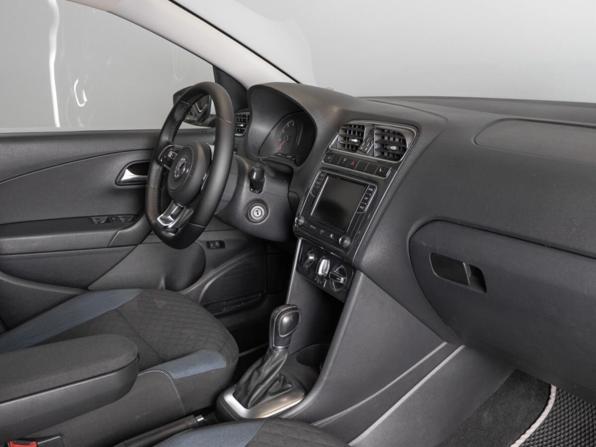 Volkswagen Polo V Рестайлинг с пробегом 2020 года, цена 1 548 300 рублей, 74087 км, седан, Автокод Объявления