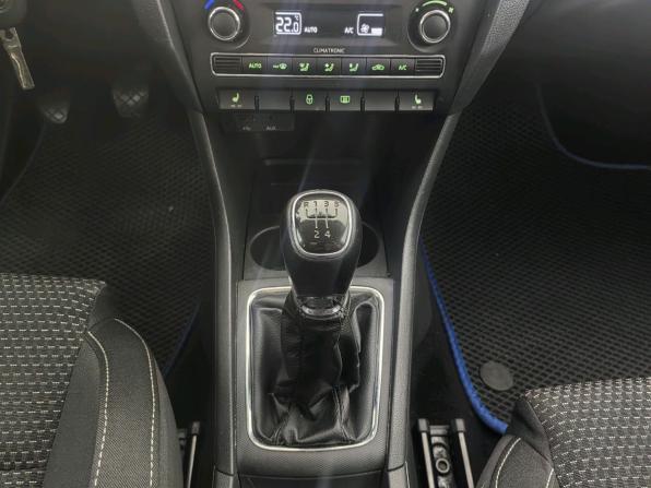 Skoda Rapid I с пробегом 2015 года, цена 779 000 рублей, 229258 км, лифтбек, Автокод Объявления