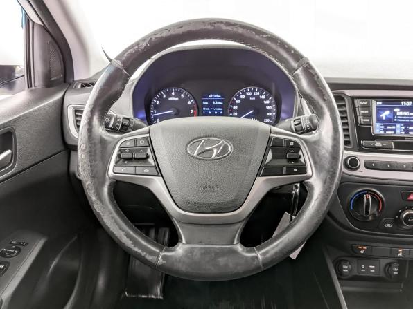 Hyundai Solaris II с пробегом 2018 года, цена 1 100 000 рублей, 167007 км, седан, Автокод Объявления