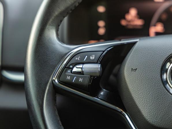 Skoda Karoq I с пробегом 2022 года, цена 2 748 000 рублей, 76406 км, внедорожник, Автокод Объявления