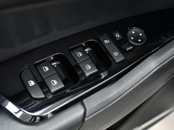 Kia Sportage V с пробегом 2022 года, цена 3 537 000 рублей, 38288 км, внедорожник, Автокод Объявления