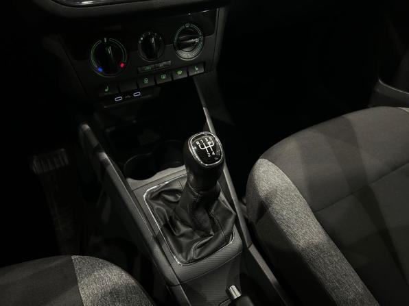 Skoda Rapid II с пробегом 2021 года, цена 1 559 000 рублей, 35587 км, лифтбек, Автокод Объявления