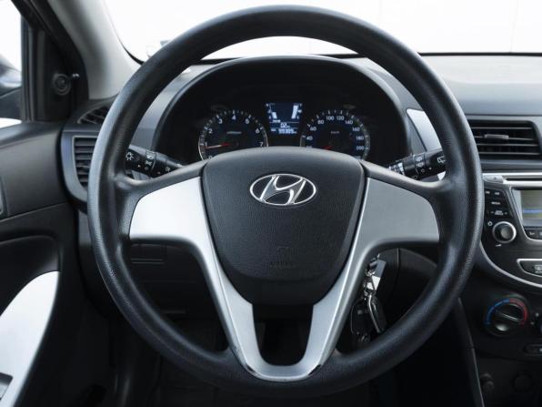 Hyundai Solaris I с пробегом 2013 года, цена 929 000 рублей, 99389 км, хэтчбек, Автокод Объявления