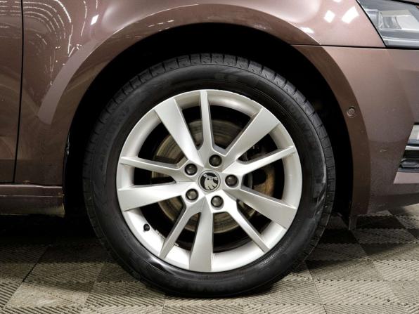 Skoda Octavia III (A7) Рестайлинг с пробегом 2018 года, цена 1 648 000 рублей, 186518 км, лифтбек, Автокод Объявления