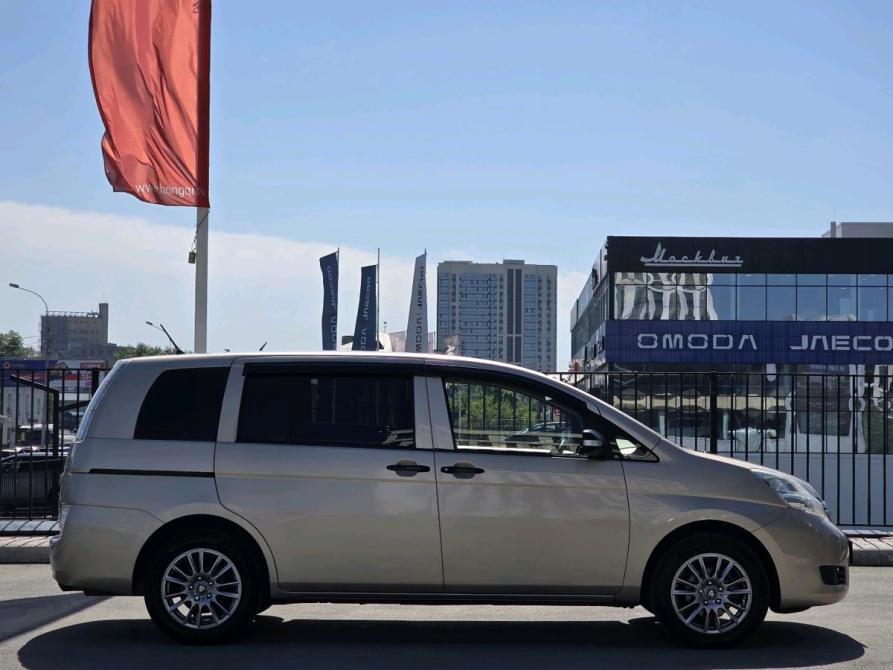 Toyota ISis I Рестайлинг Новосибирск  - изображение 8