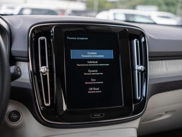 Volvo XC40 I с пробегом 2021 года, цена 3 849 000 рублей, 83514 км, внедорожник, Автокод Объявления