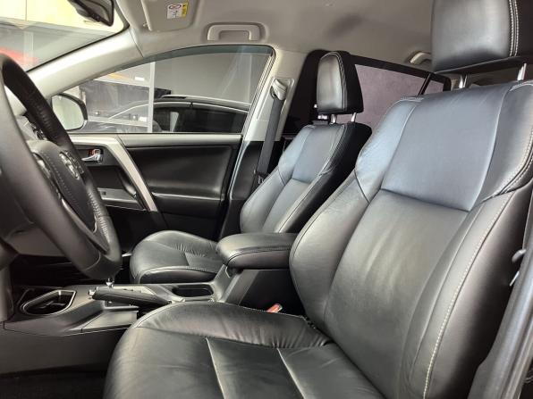 Toyota RAV4 IV (XA40) Рестайлинг с пробегом 2017 года, цена 2 250 000 рублей, 171000 км, внедорожник, Автокод Объявления