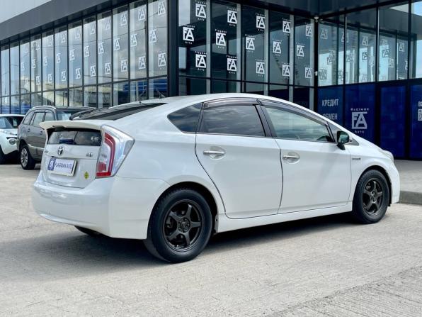 Toyota Prius III Рестайлинг (XW30) с пробегом 2012 года, цена 970 000 рублей, 217753 км, лифтбек, Автокод Объявления