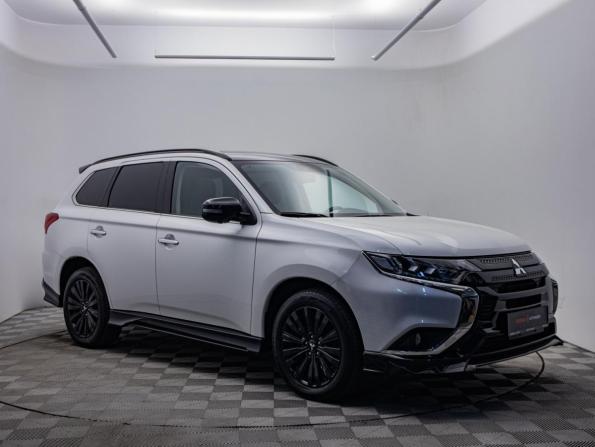 Mitsubishi Outlander III Рестайлинг 3 с пробегом 2022 года, цена 3 495 000 рублей, 9800 км, внедорожник, Автокод Объявления