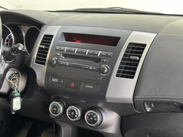 Mitsubishi Outlander II Рестайлинг с пробегом 2010 года, цена 1 200 000 рублей, 266104 км, внедорожник, Автокод Объявления