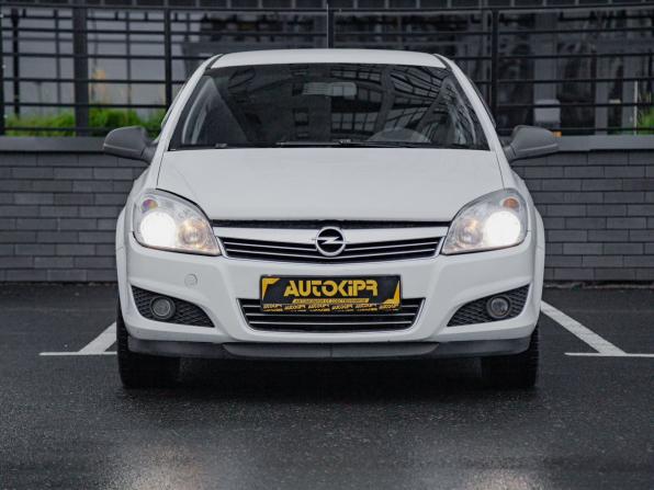 Opel Astra H Рестайлинг с пробегом 2011 года, цена 470 000 рублей, 250000 км, седан, Автокод Объявления