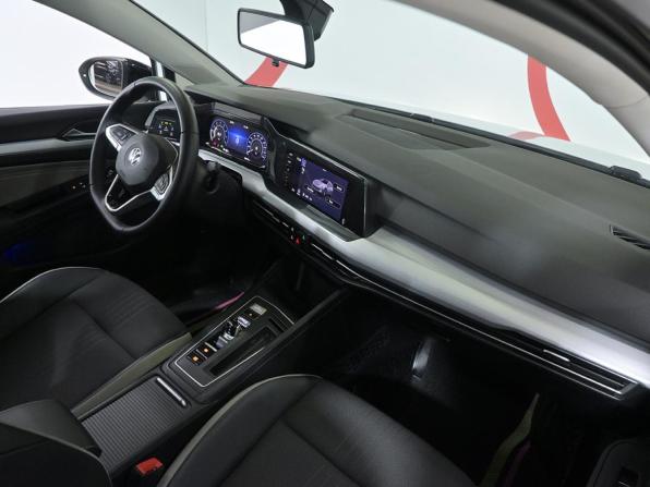 Volkswagen Golf VIII с пробегом 2021 года, цена 2 530 000 рублей, 33428 км, хэтчбек, Автокод Объявления