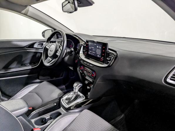 Kia Ceed III с пробегом 2020 года, цена 1 955 000 рублей, 74274 км, универсал, Автокод Объявления