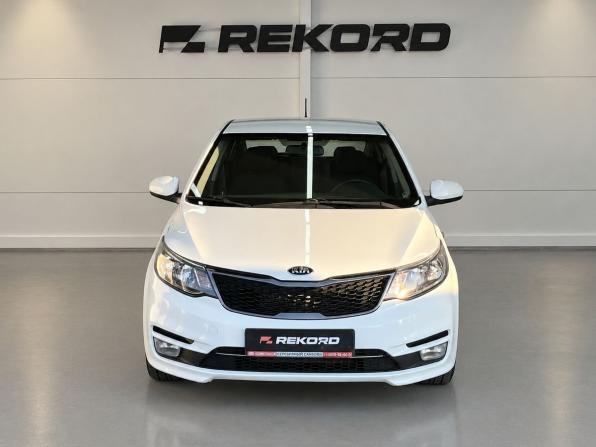 Kia Rio III Рестайлинг с пробегом 2016 года, цена 1 019 000 рублей, 104600 км, хэтчбек, Автокод Объявления
