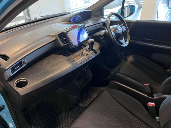 Honda Freed I с пробегом 2010 года, цена 1 020 000 рублей, 187871 км, компактвэн, Автокод Объявления