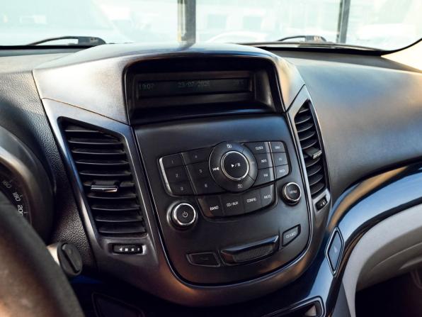 Chevrolet Orlando I с пробегом 2012 года, цена 915 000 рублей, 293126 км, компактвэн, Автокод Объявления