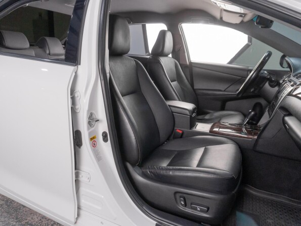 Toyota Camry VII (XV50) Рестайлинг с пробегом 2015 года, цена 2 319 000 рублей, 165379 км, седан, Автокод Объявления
