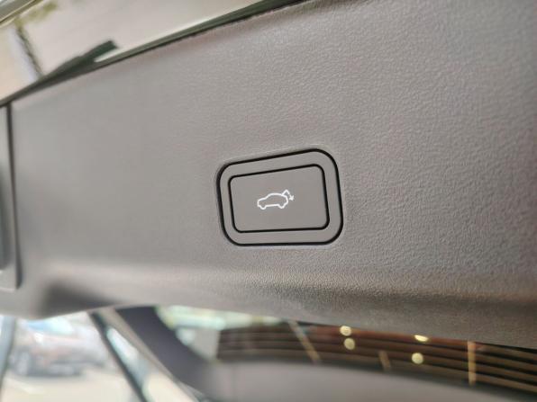 Geely Monjaro I Рестайлинг 2 с пробегом 2025 года, цена 3 990 000 рублей, 35 км, внедорожник, Автокод Объявления