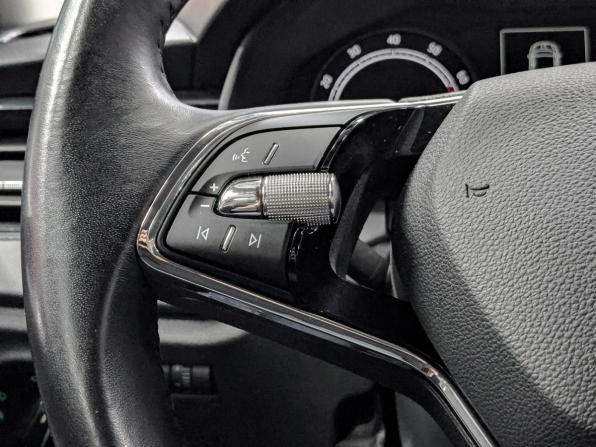 Skoda Rapid II с пробегом 2022 года, цена 1 625 000 рублей, 56429 км, лифтбек, Автокод Объявления