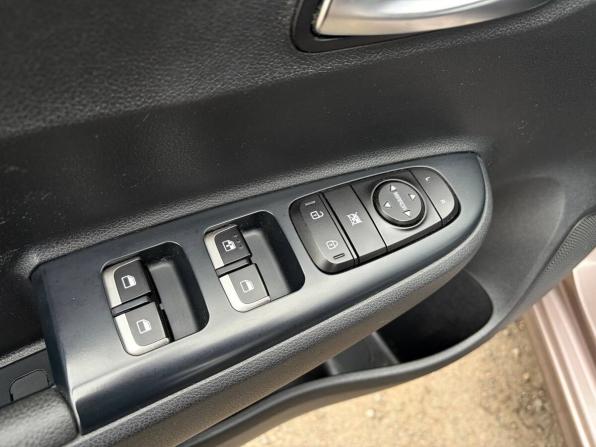 Kia Rio IV с пробегом 2019 года, цена 1 295 000 рублей, 138000 км, седан, Автокод Объявления