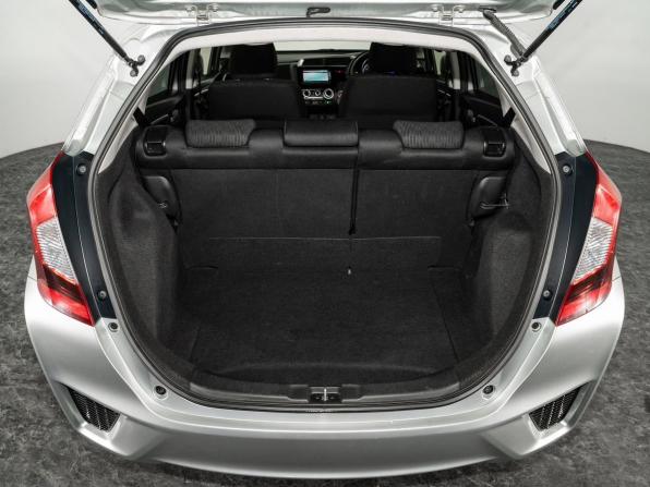 Honda Fit III с пробегом 2013 года, цена 925 000 рублей, 83311 км, хэтчбек, Автокод Объявления