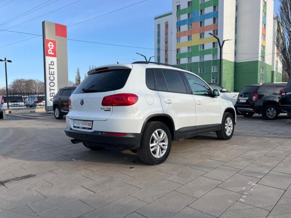 Volkswagen Tiguan I Рестайлинг с пробегом 2015 года, цена 1 366 600 рублей, 206056 км, внедорожник, Автокод Объявления