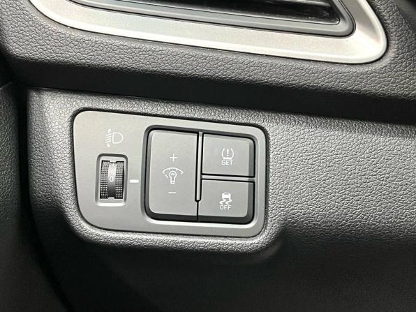 Hyundai Solaris II с пробегом 2017 года, цена 1 369 900 рублей, 176124 км, седан, Автокод Объявления