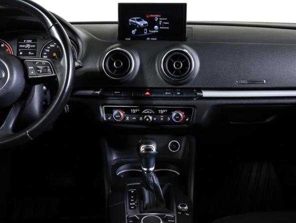Audi A3 III (8V) Рестайлинг с пробегом 2016 года, цена 1 940 000 рублей, 95000 км, седан, Автокод Объявления